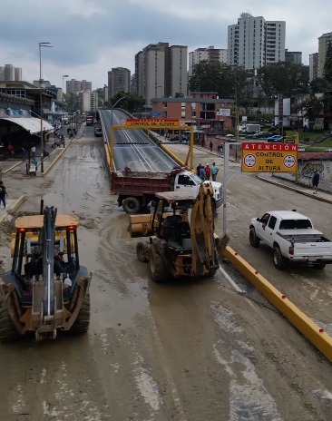 Paso restringido por la Perimetral de Los Salias tras colapso de tubería