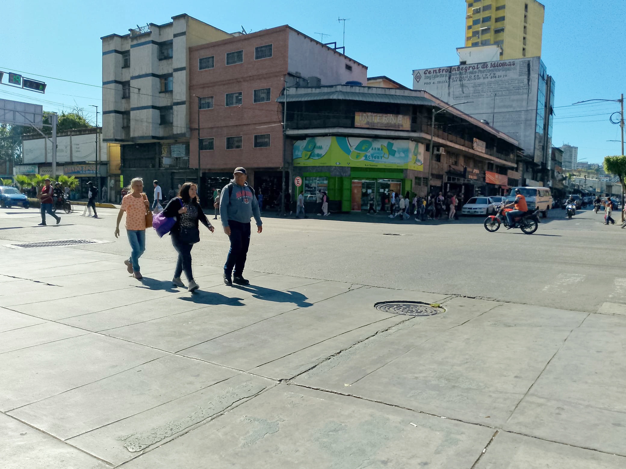 Piden devolver rayado peatonal al centro de Los Teques