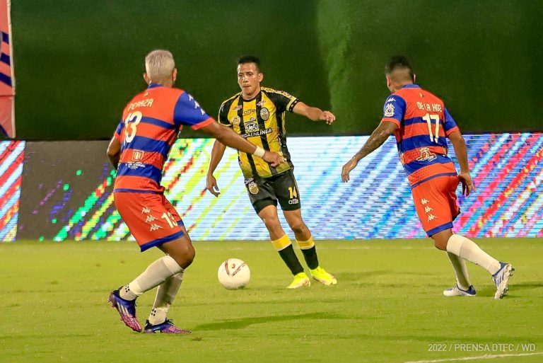 Deportivo Táchira y Puerto Cabello disputan el primer lugar