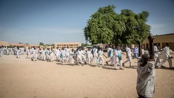 Secuestran a casi 300 estudiantes en una escuela en Nigeria