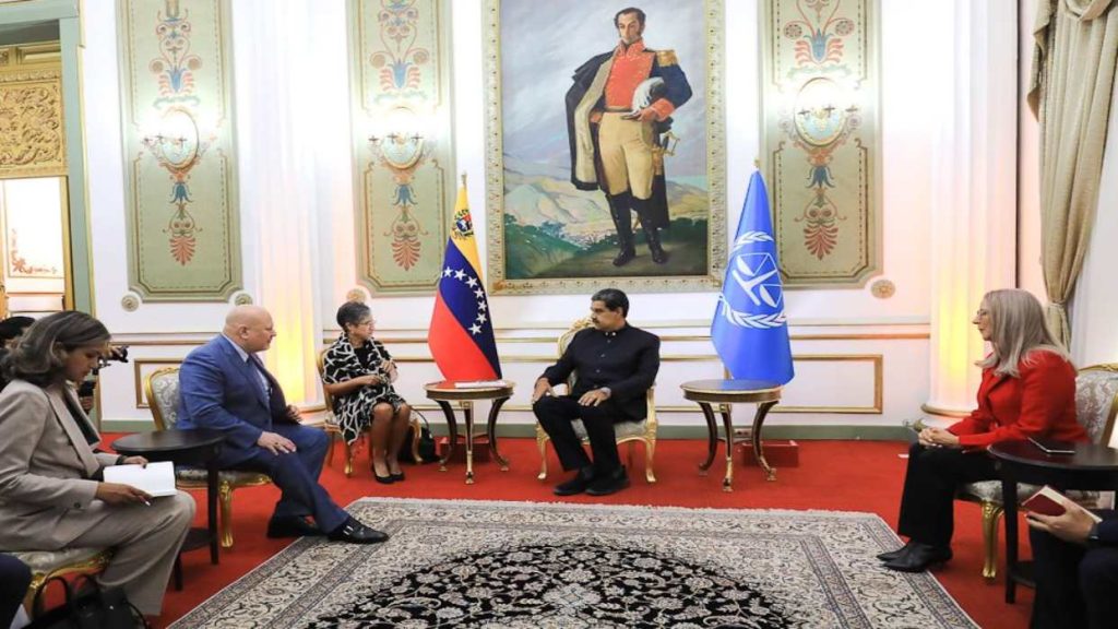 Maduro y Khan acuerdan seguir ruta de la complementariedad en materia judicial