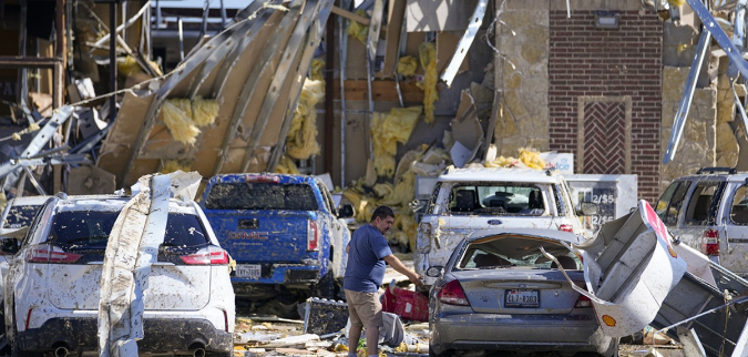 Tornados dejan al menos 19 muertos en EEUU