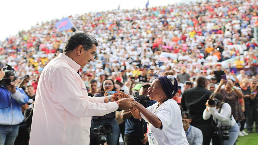 Maduro ordena la máxima atención a los adultos mayores
