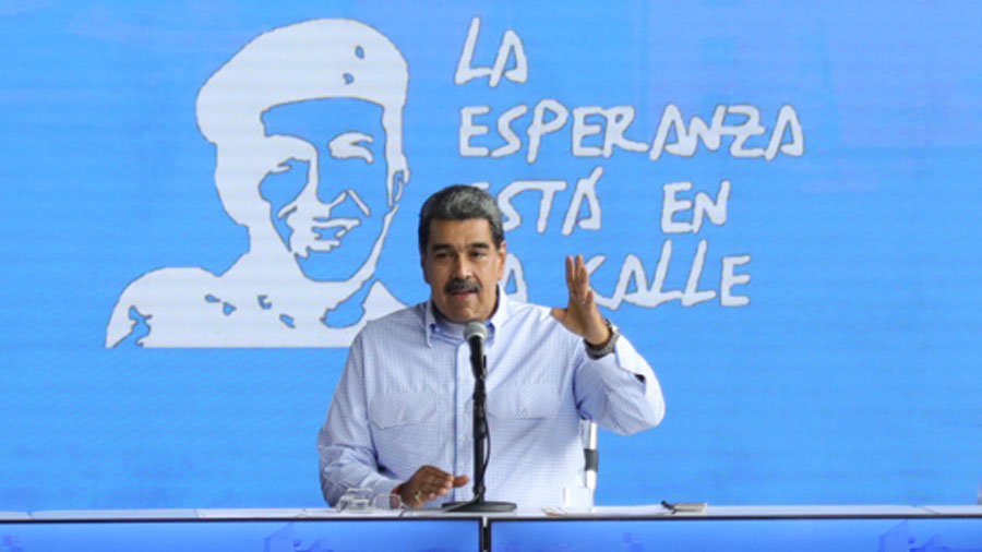 Maduro denuncia censura y “guerra brutal” en las redes sociales contra Venezuela