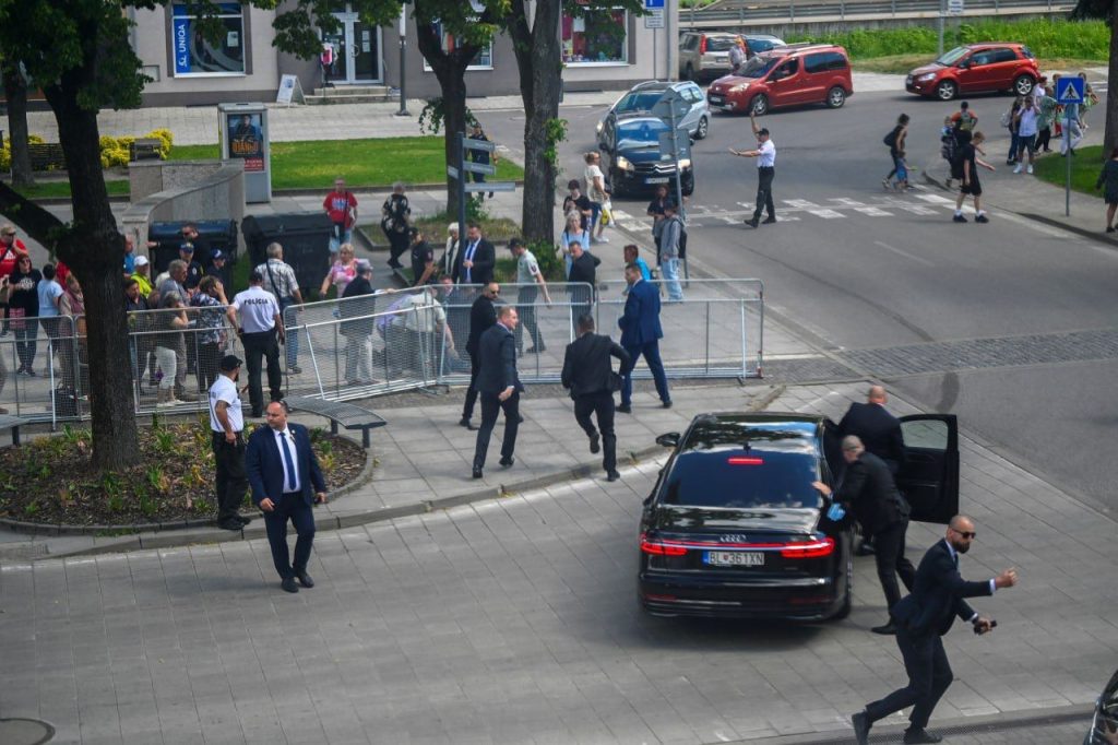 El Primer ministro de Eslovaquia fue baleado tras una reunión de Gobierno