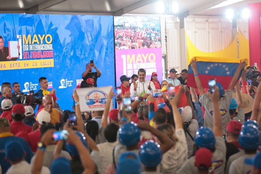 Maduro aumenta el ingreso mínimo integral a 130 dólares