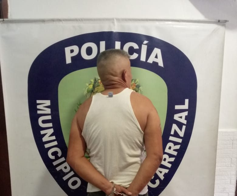Policarrizal detiene a hombre por violencia de género