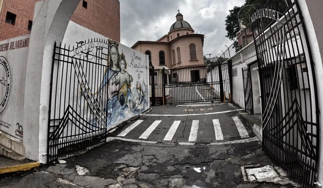 Preso profesor por acto sexual con alumna de 15 años de edad