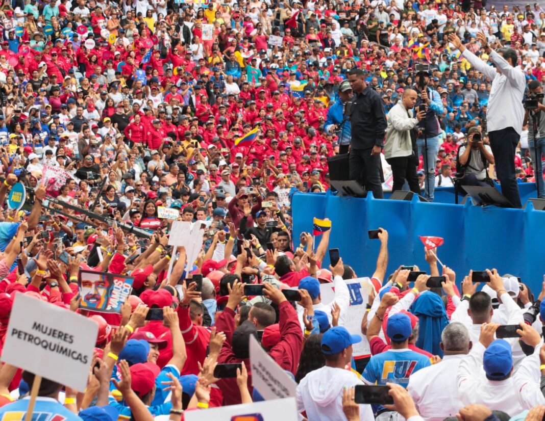 Maduro propone Ley antibloqueo para recuperar el ingreso de los trabajadores