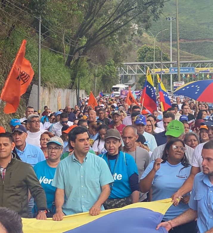 Oposición se moviliza en Carrizal y Los Teques