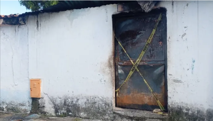 Muere hombre al incendiarse su casa