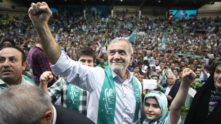 El reformista Masoud Pezeshkian es el nuevo presidente de Irán