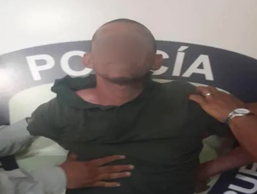 Mató a la mamá lanzándole un televisor en la cabeza