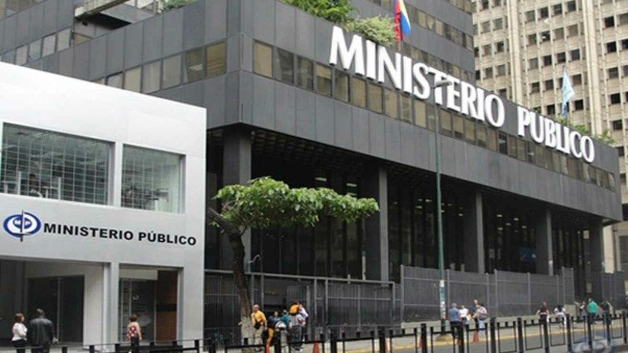 MP imputa a exfiscal y a cuatro hombres