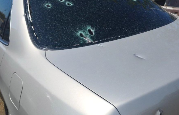 Hombre sobrevive tras ser tiroteado por dos delincuentes