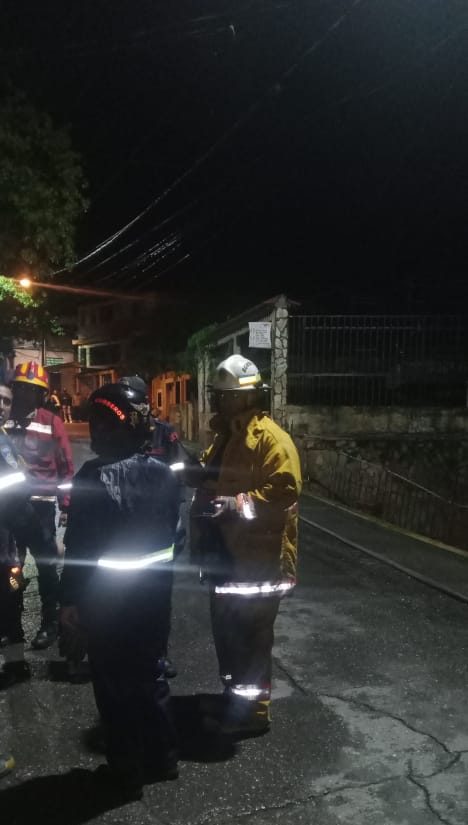 Atienden fuga de gas en Los Teques