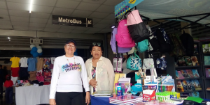 feria escolar en el metro