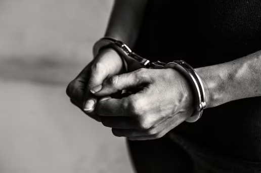 Hombre intentó estrangular a su hermana embarazada