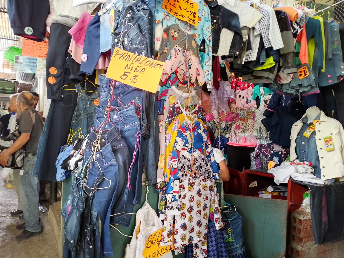 Hasta en $15 venden un jean para niñas