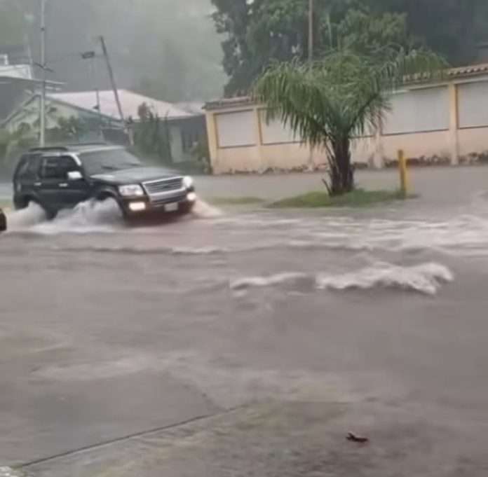 Lluvias desbordaron laguna Las Mayas en El Limón