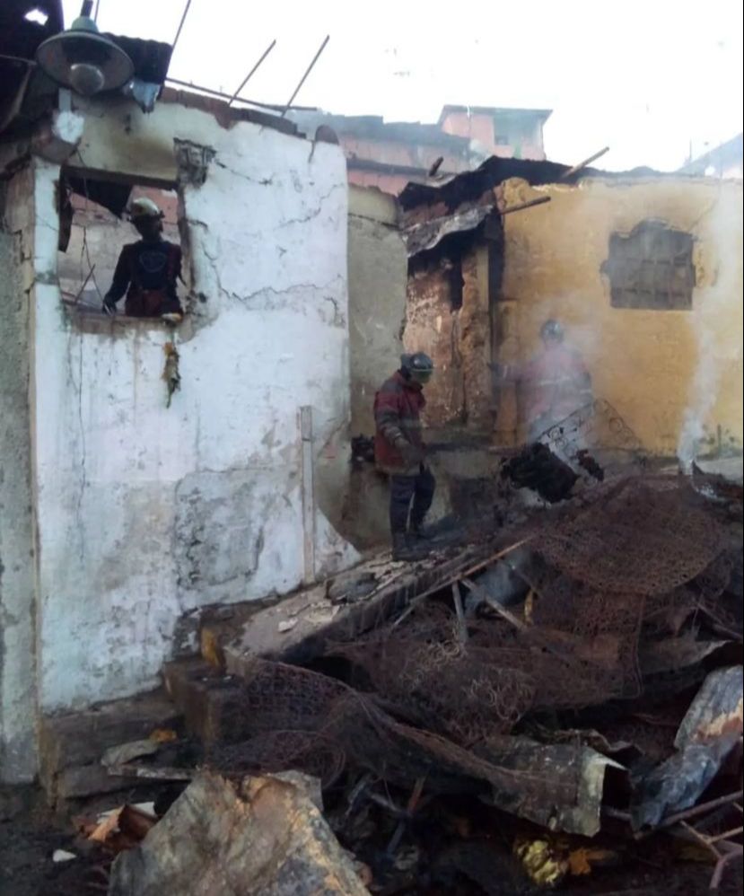 Voraz incendio dejó tres fallecidos