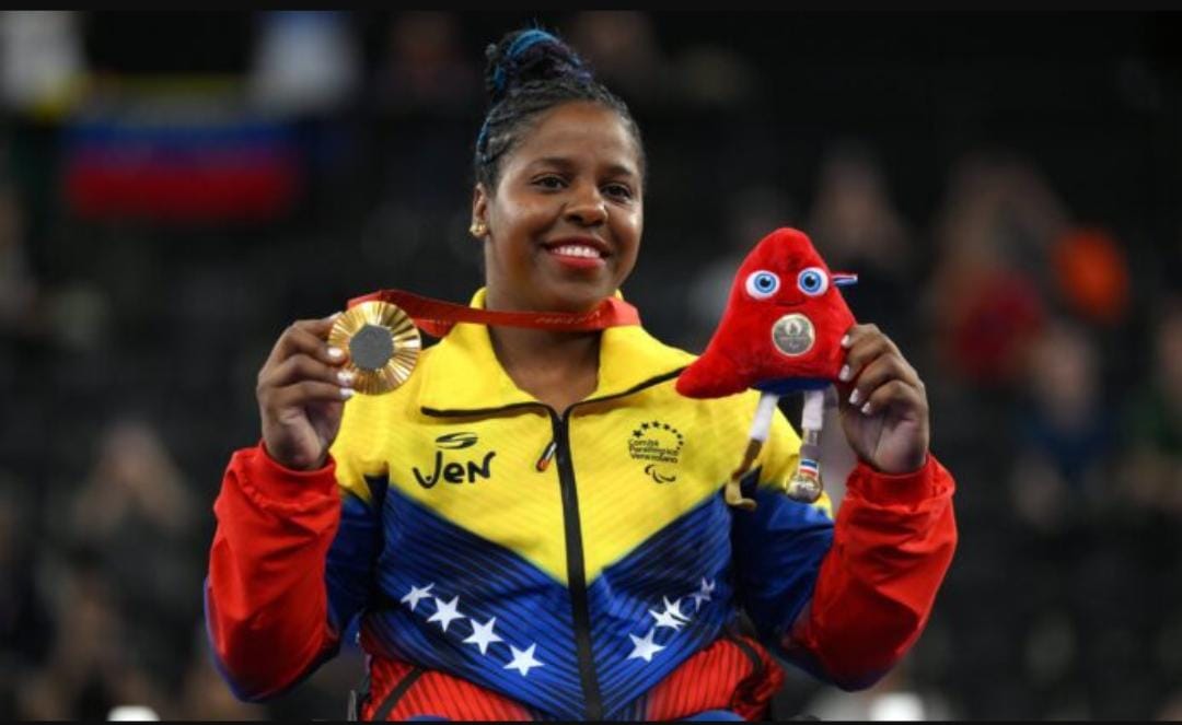 Venezolana Clara Fuentes gana medalla de oro en Paralímpicos de París