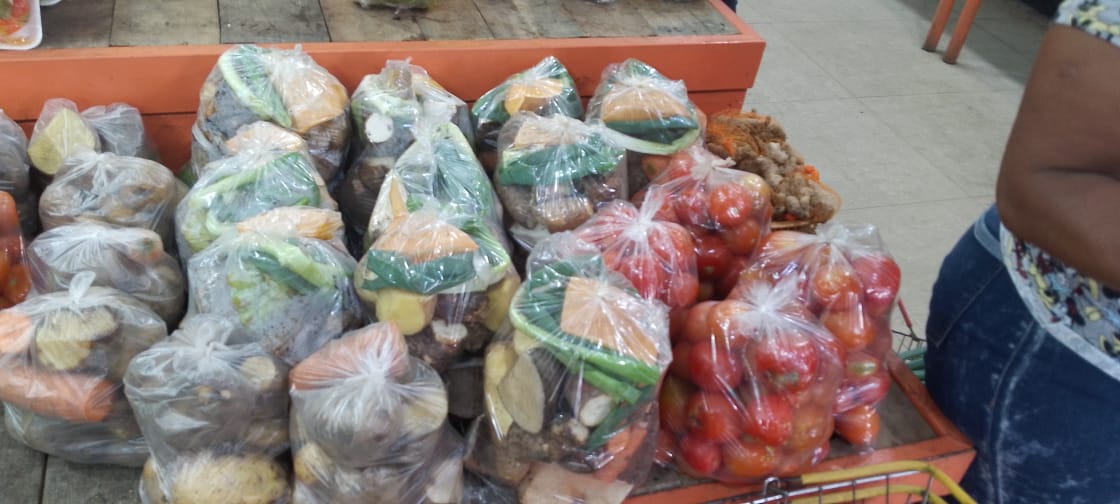 Rematan productos en bolsas económicas