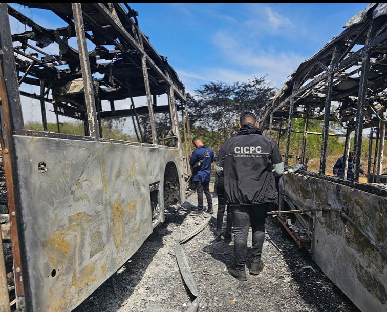 Seis detenidos por incendio de 11 autobuses