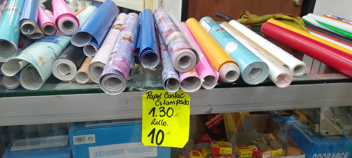 Papel contac se consigue económico en la Miquilén