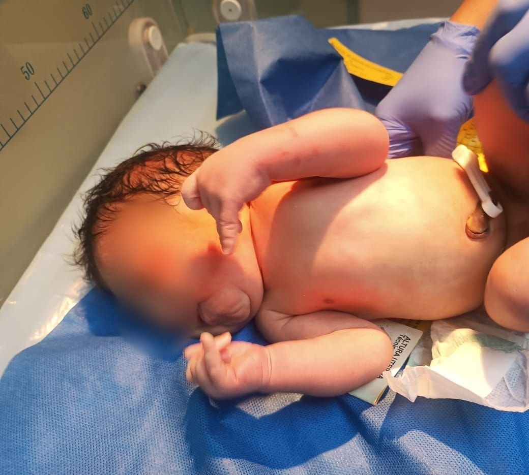 Una menor dejó abandonado a su bebé en una azotea