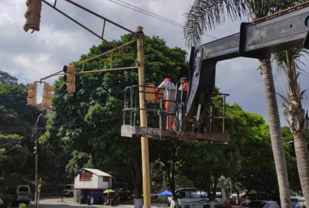 Recuperan semáforos en tres puntos de la Panamericana