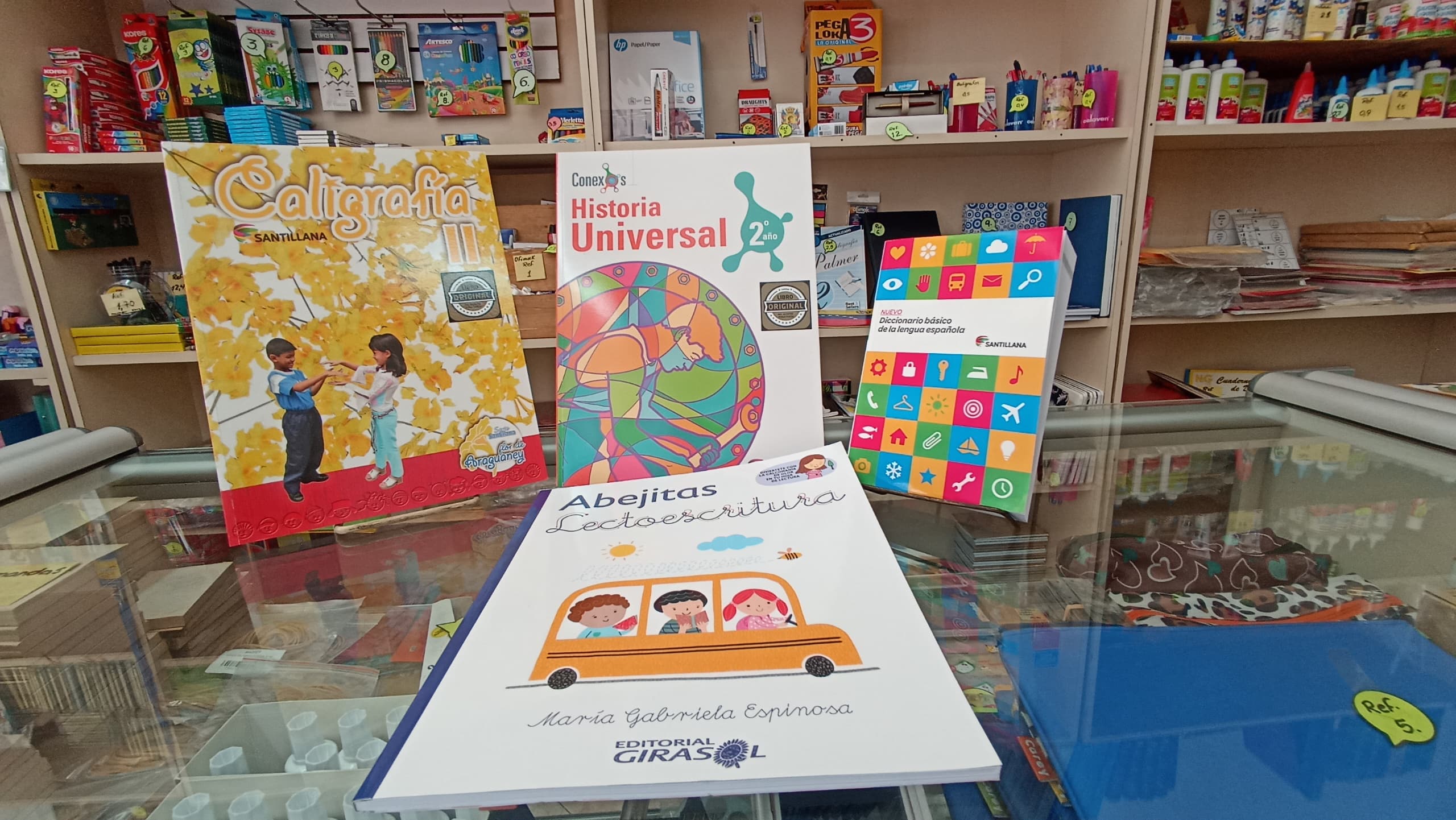 Los libros de bachillerato cuestan entre $16 y $24