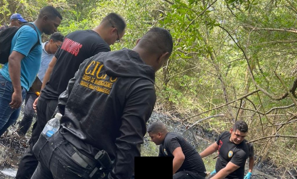 Hallan cadáver de adulto mayor en una playa