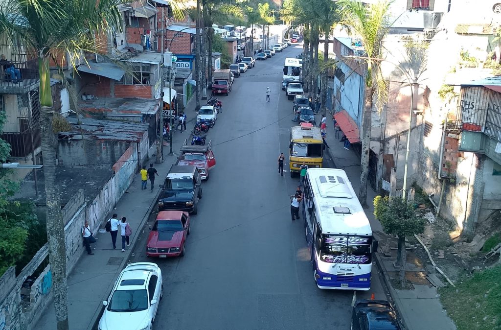 Declaran la guerra a talleres mecánicos en vías públicas