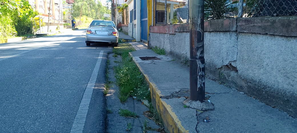 Caminar por la Jorge Losch se convirtió en una carrera de obstáculos