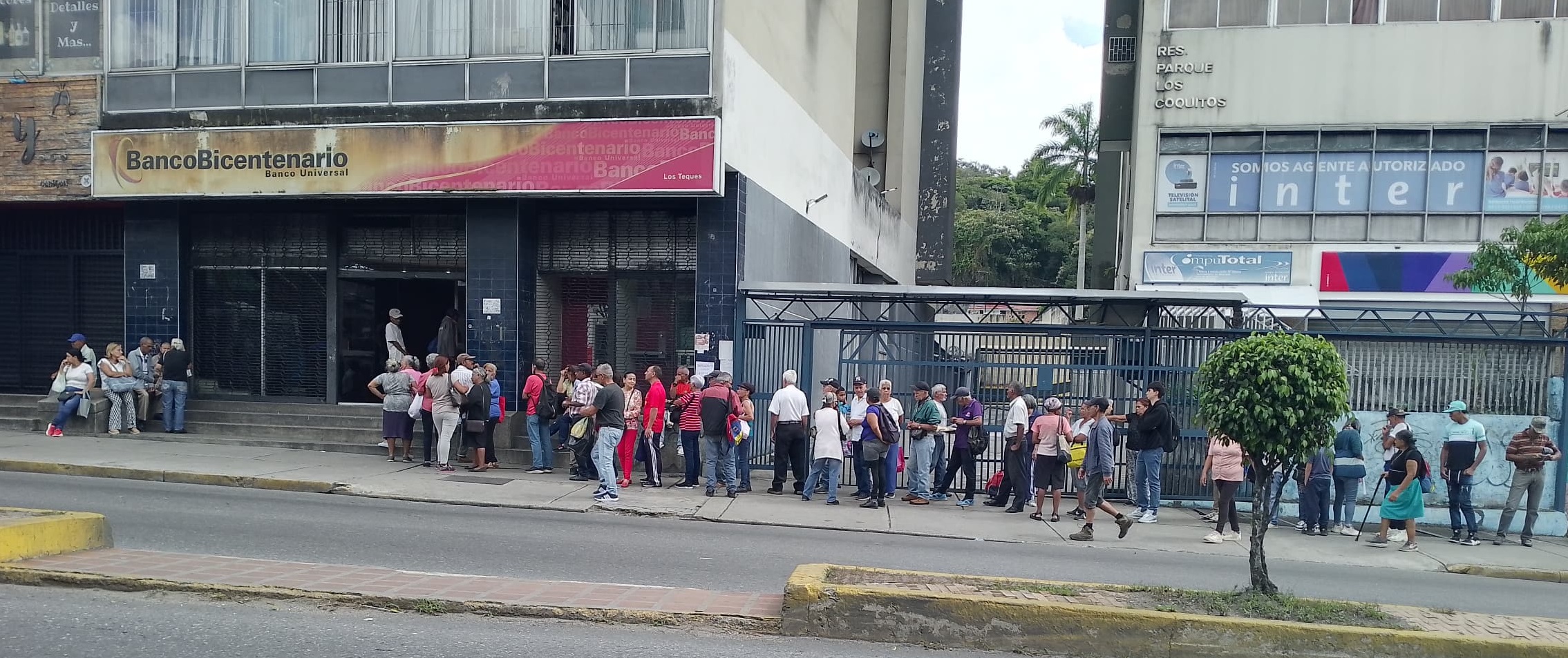 Bancos sin instrucciones para horario navideño