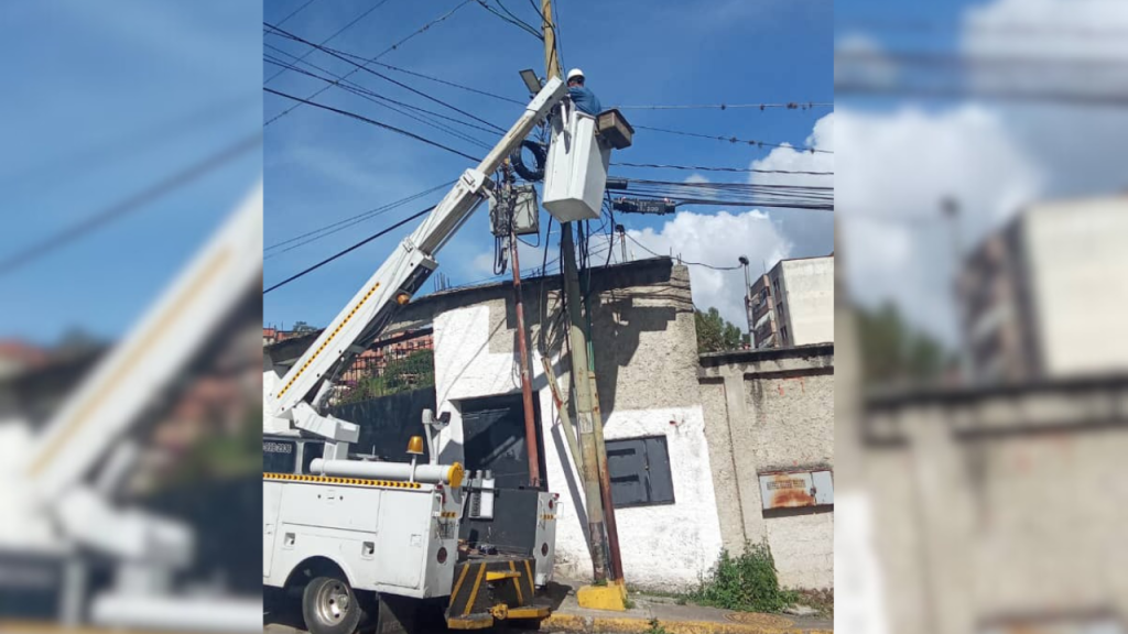 Recuperan cinco luminarias en El Trigo