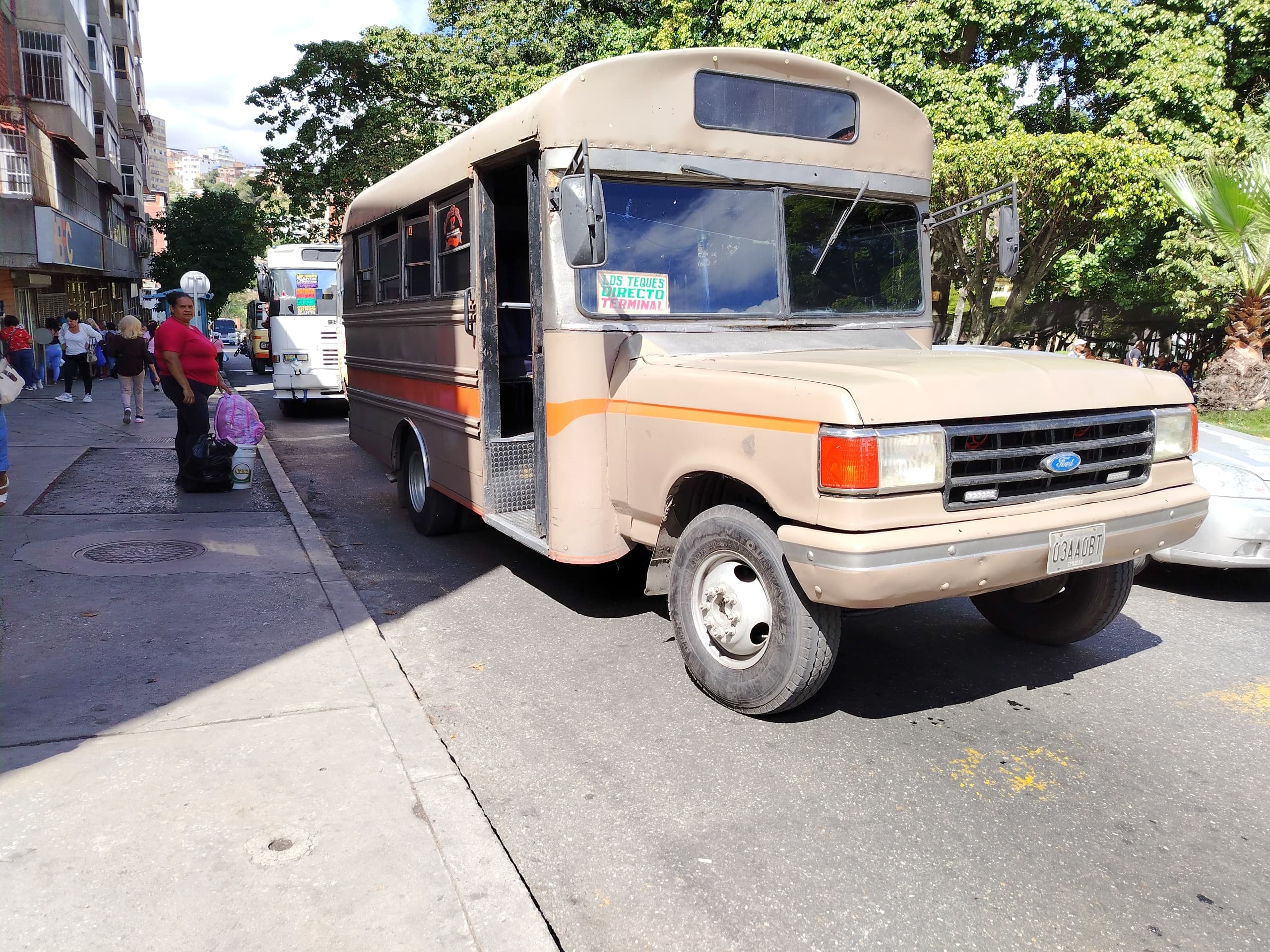 Transportistas piden redondear el pasaje en Bs. 20