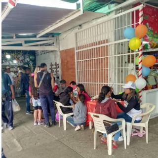 Niños celebraron la navidad en el Mercado de El Paso