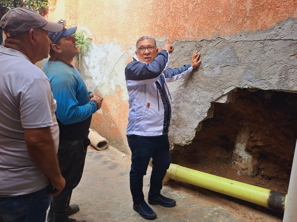 Morales supervisa avances de obra en Carrizal