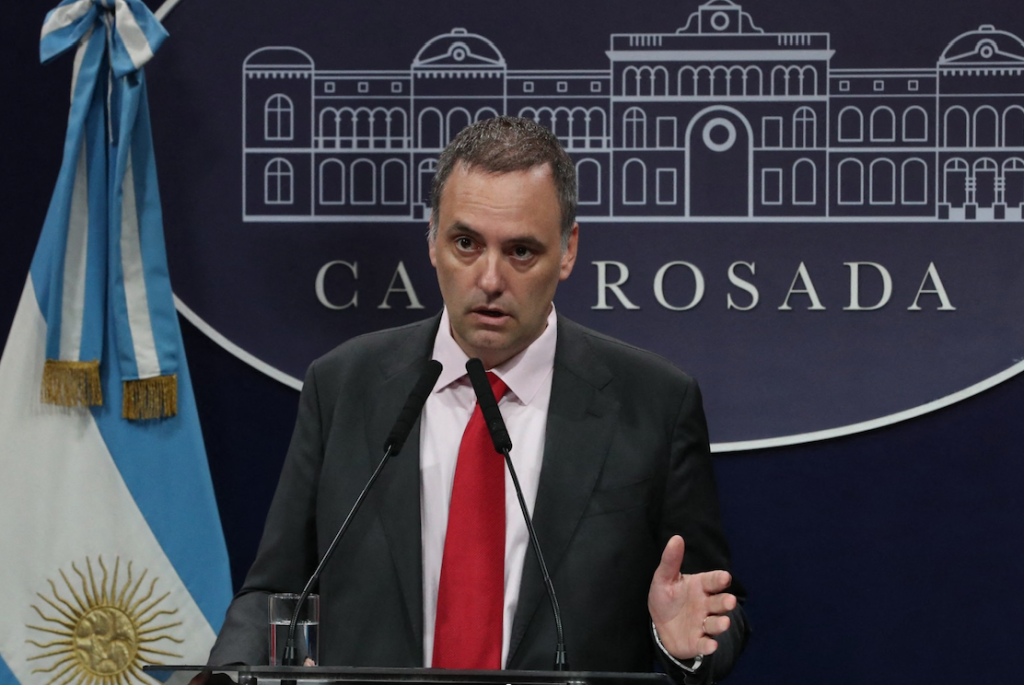 “Argentina refuerza requisitos para la residencia y permanencia de extranjeros”