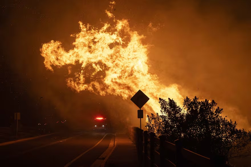 Estados Unidos: alerta por grave incendio en Malibú