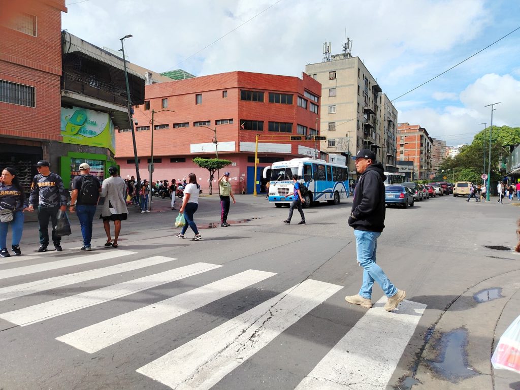 Doce horas sin luz varios sectores de Los Teques