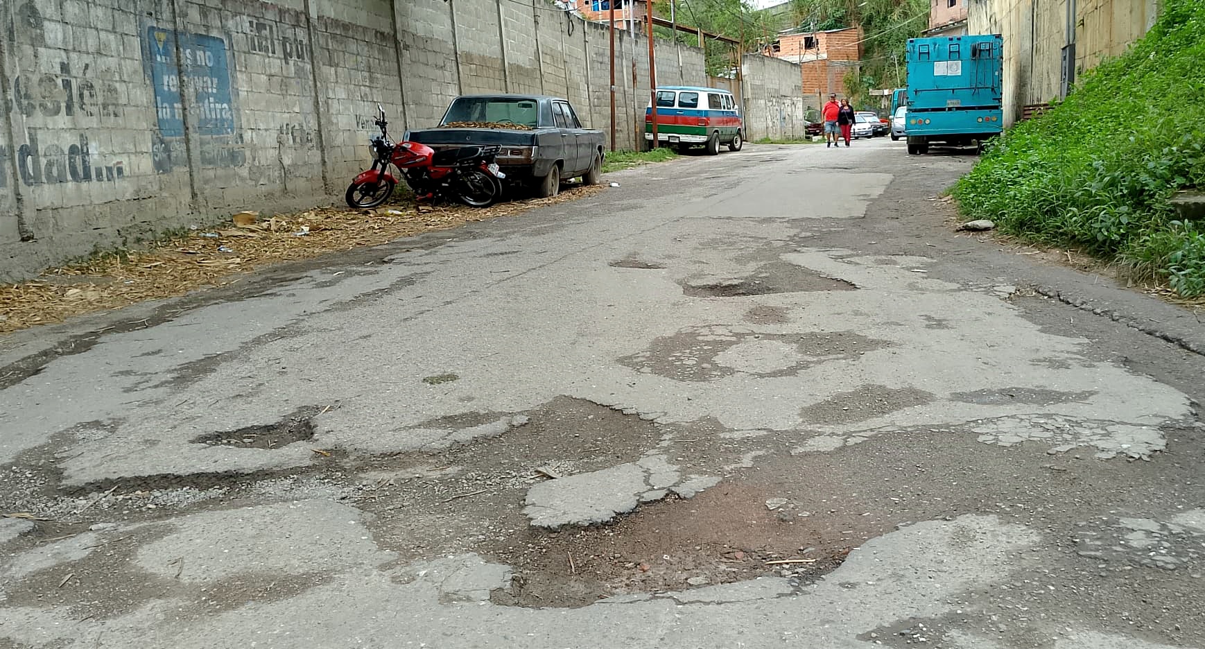 Abundan los huecos en la Raúl Leoni de Santa Eduvigis