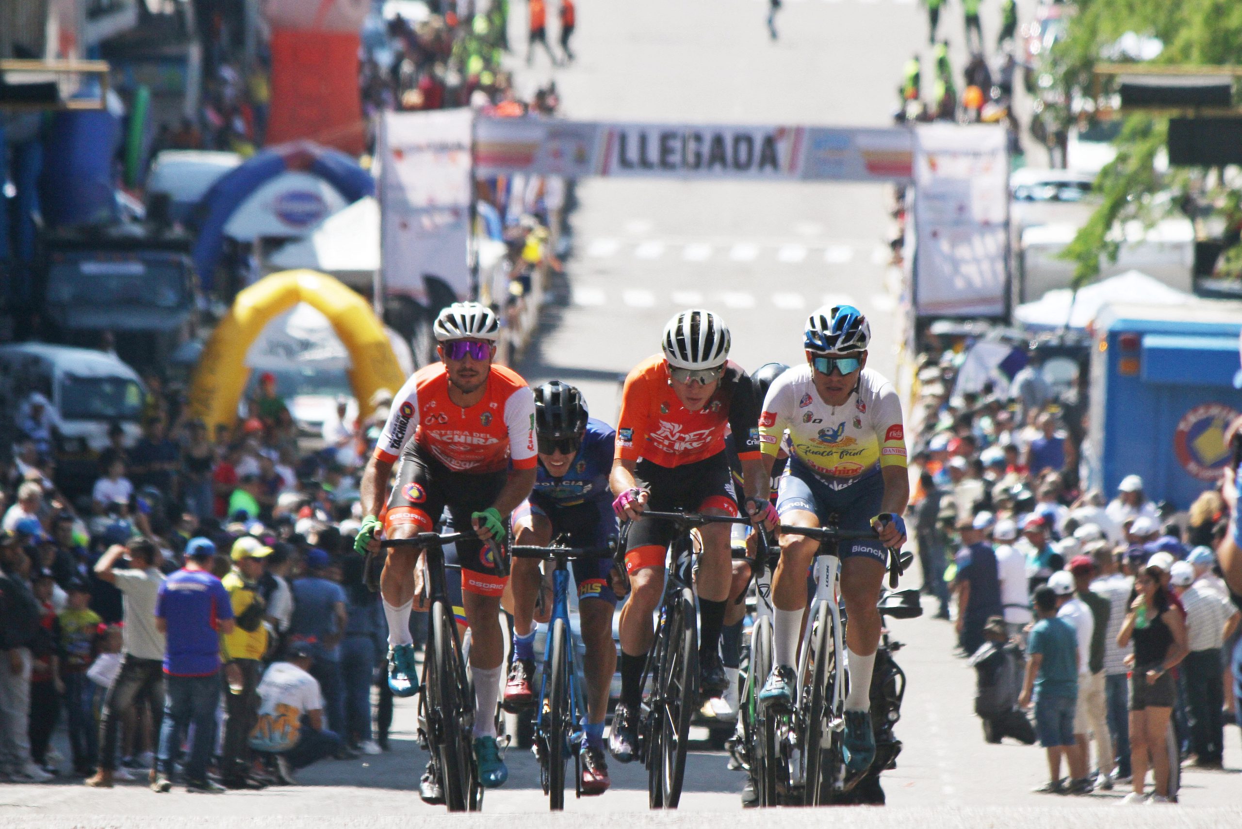 Enmanuel Viloria es el nuevo líder de la Vuelta al Táchira 2025