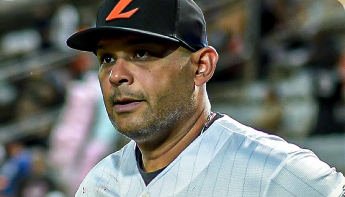 Lipso Nava recibe su segundo premio al Mánager del Año de la LVBP