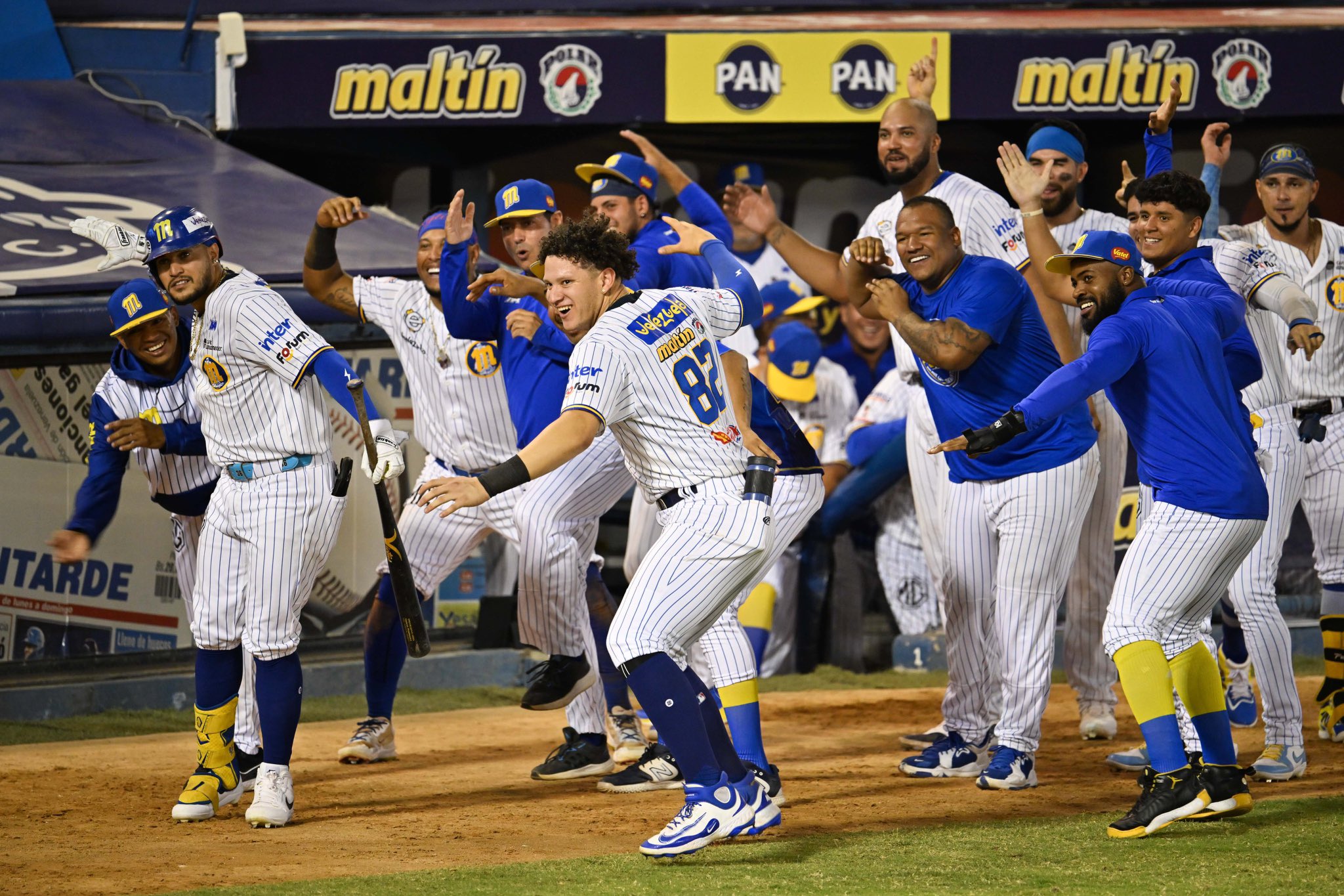 El Magallanes ganó a los líderes y se mete en la pelea