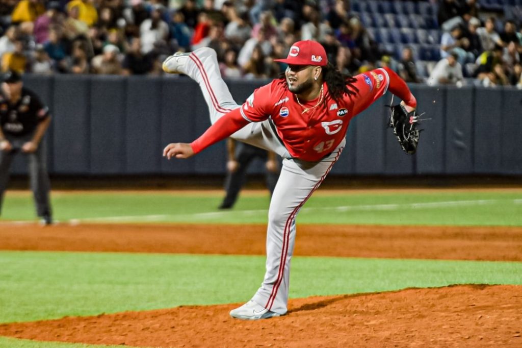 Cardenales con un pie en la final del Round Robin