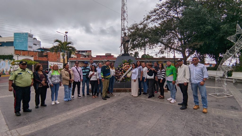 Maestros carrizaleños elevan una oración para dignificar al gremio