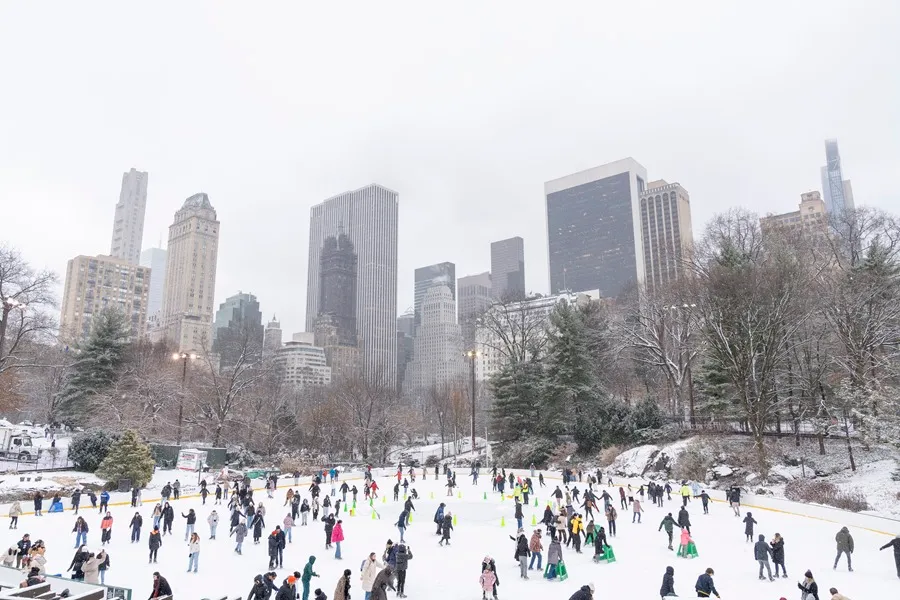 Tormenta de nieve pone en alerta a estadounidenses